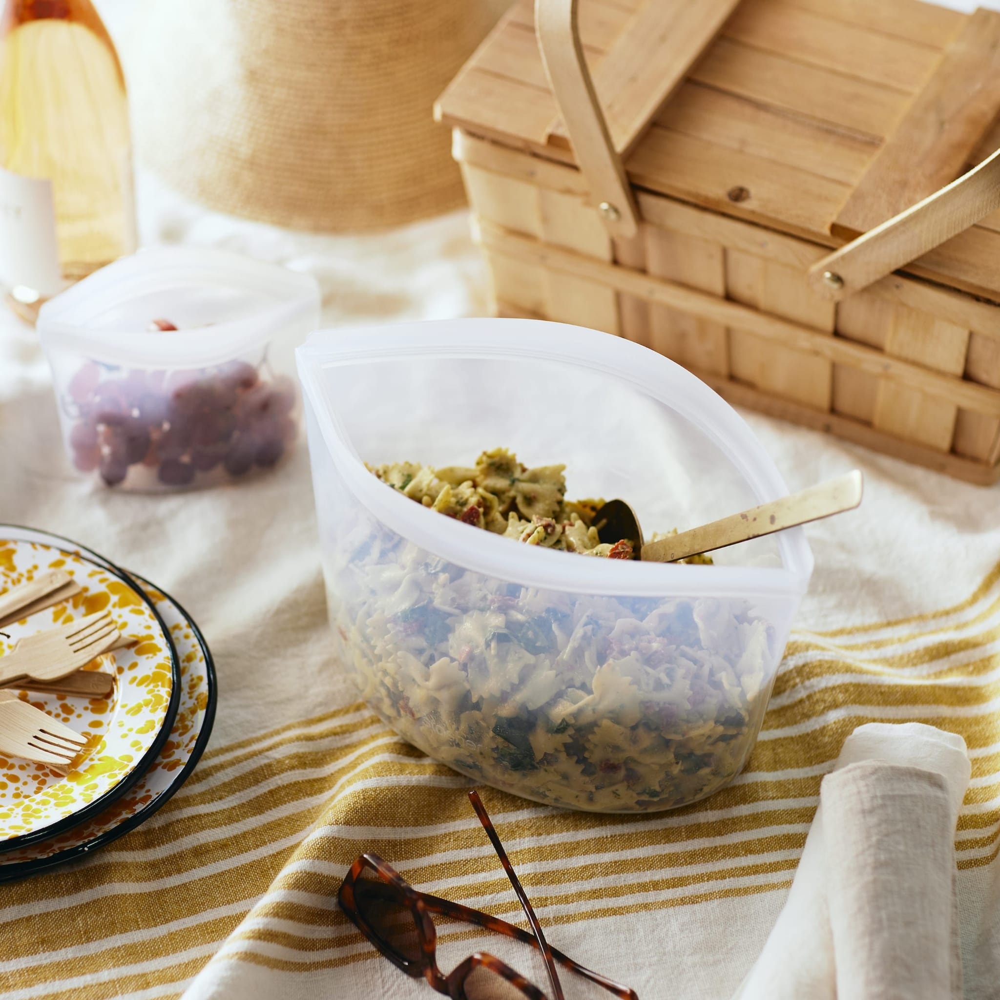 8-Cup Bowl Kitchen Accessory