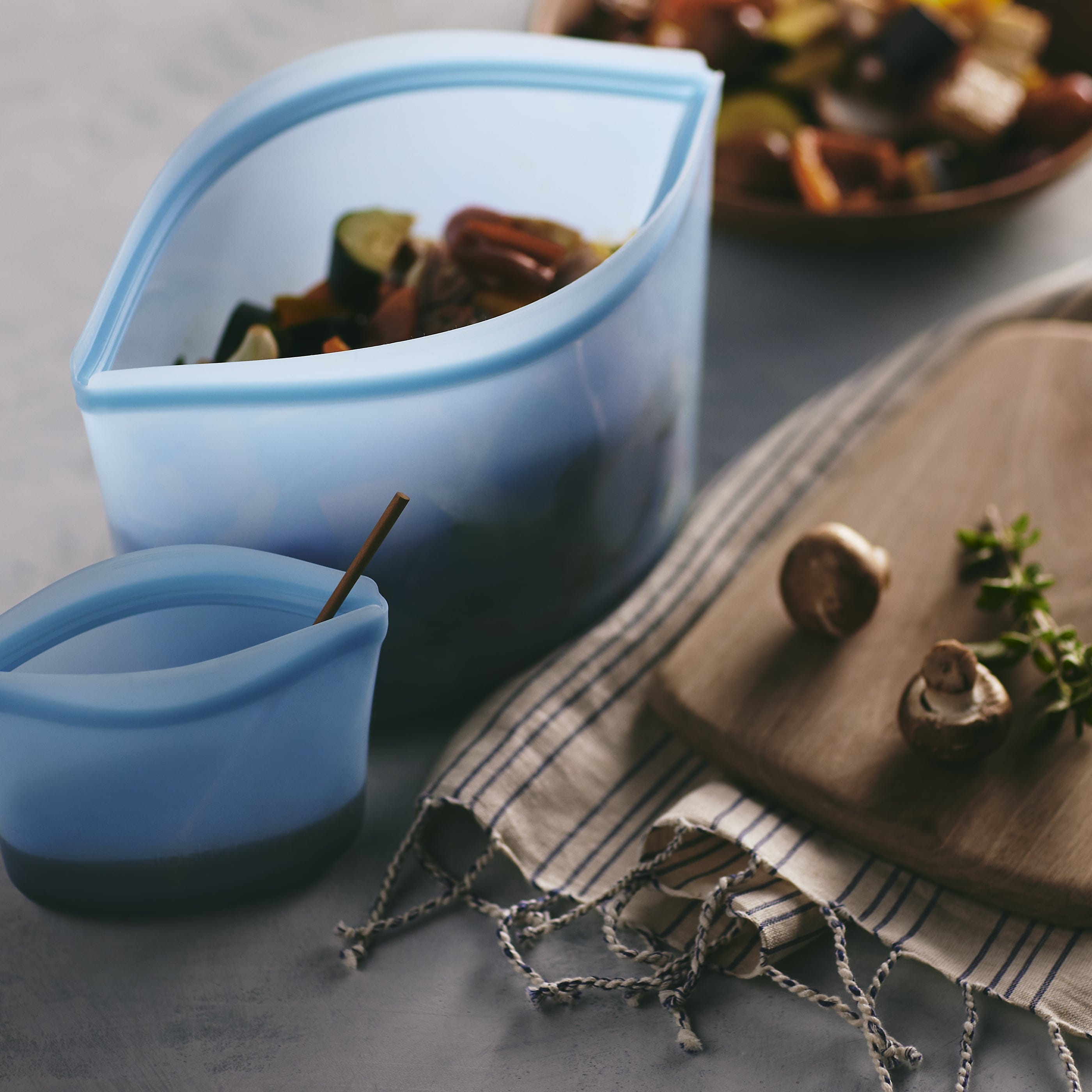 8-Cup Bowl Kitchen Accessory